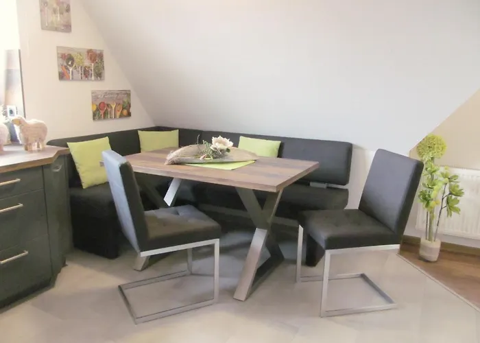 Deichgefluester - An De Warft Büsum