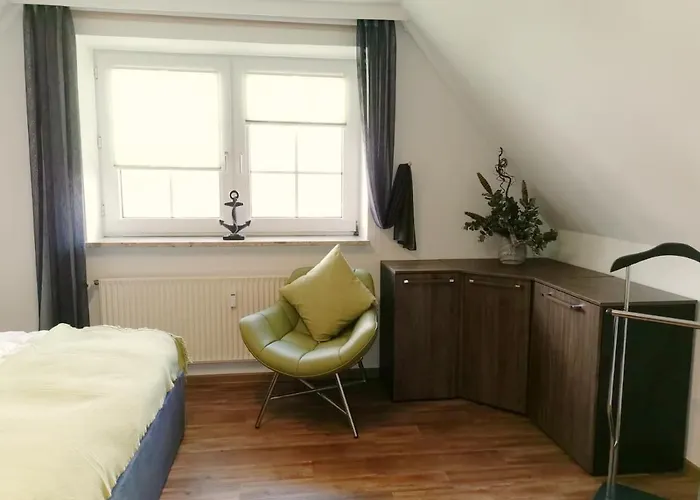 Deichgefluester - An De Warft Büsum