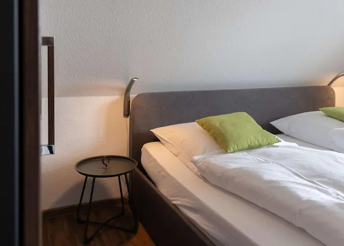 Deichgefluester - An De Warft * Büsum